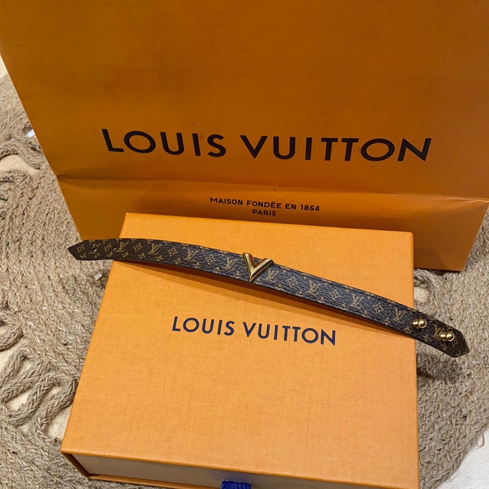 Louis Vuitton “Essential V Bracelet”
